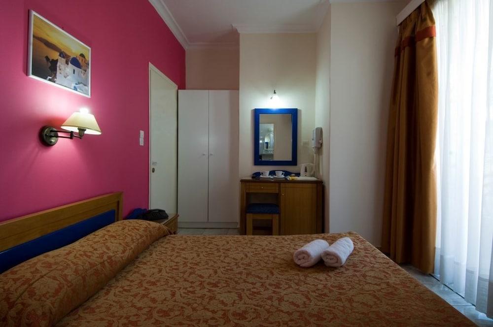 Carolina Hotel Since 1934 Атина Екстериор снимка
