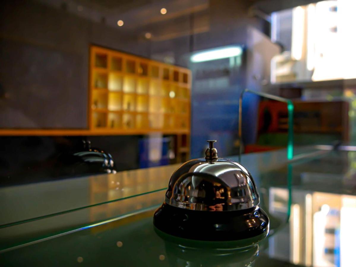 Carolina Hotel Since 1934 Атина Екстериор снимка